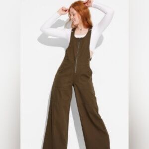 Wild Fable baggy front zip overalls XL